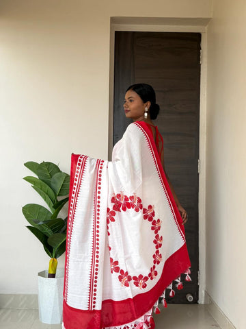 White Red Floral Hand Print Mul Cotton Saree